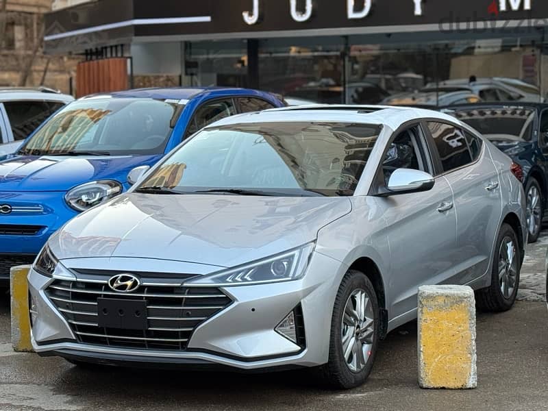 Hyundai Elantra 2025 0