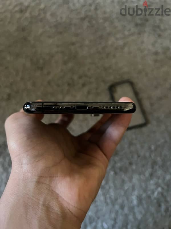 iPhone XS Max 9