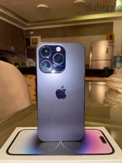 iphone ( 14 pro )حاله نضيفه with box