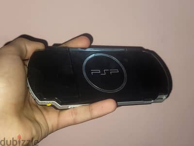 للبيع psp زيرو بحالته معاه الشاحن والكافر بتاعه