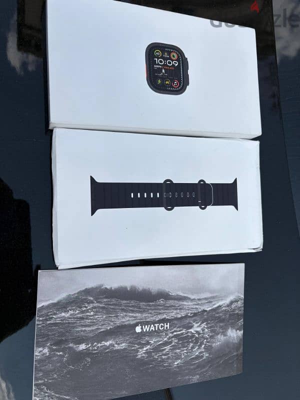 Apple Watch Ultra 2 in black 0