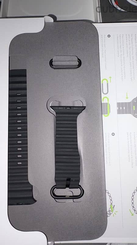 Apple Watch Ultra 2 in black 3