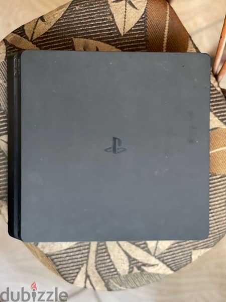 PlayStation 4 Slim 3