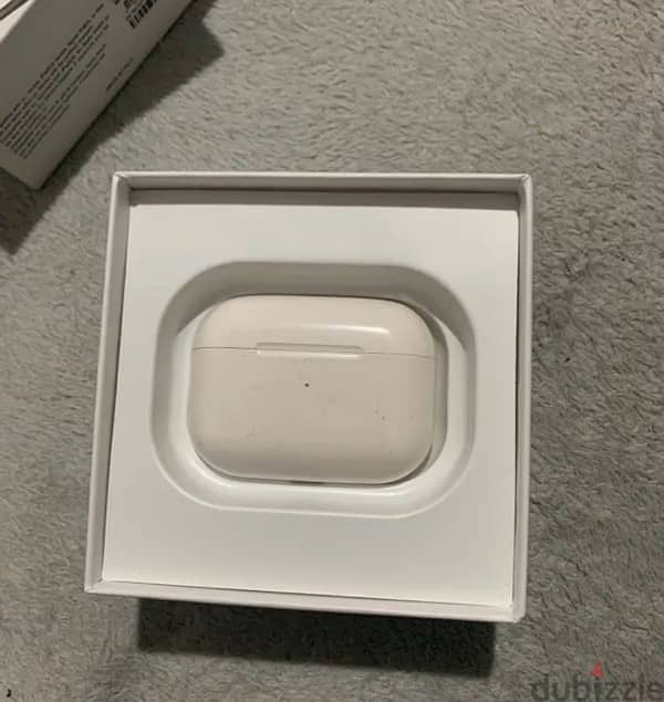 Apple airpods pro 4