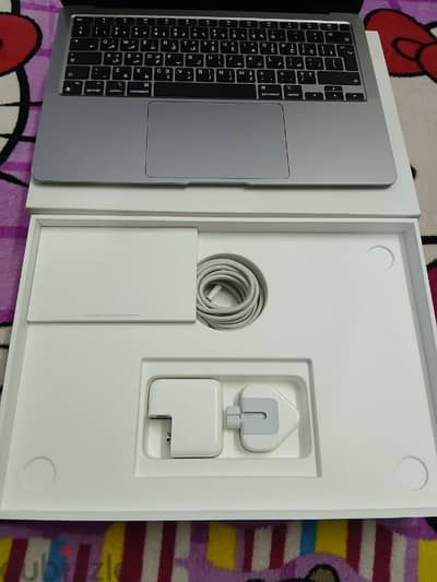 MacBook Air M1 2020 Like New With All Accarouss