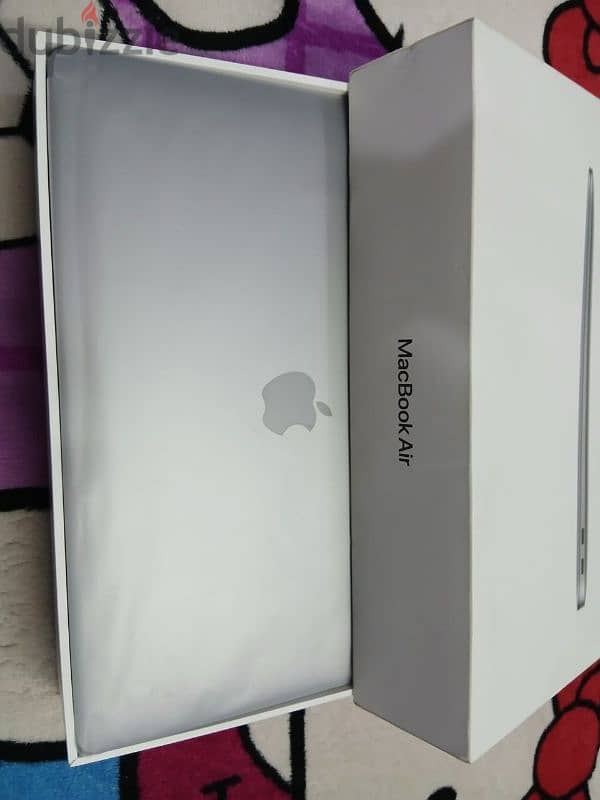 MacBook Air M1 2020 Like New With All Accarouss 2