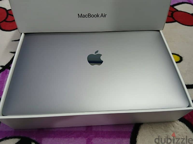 MacBook Air M1 2020 Like New With All Accarouss 3