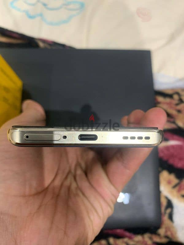 Realme 12 pro plus 5G 12 Ram  512 g 10