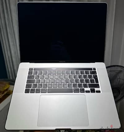 MacBook Pro 2019 i9 16 inch Silver