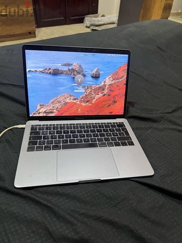 Macbook pro 2017 16GB ram 1