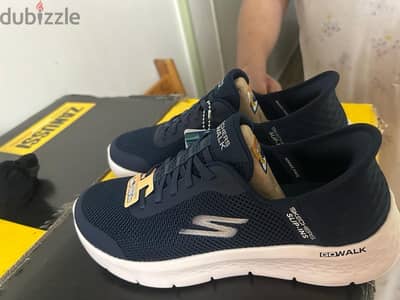 سكيتشرز go walk مقاس ٣٩ skechers