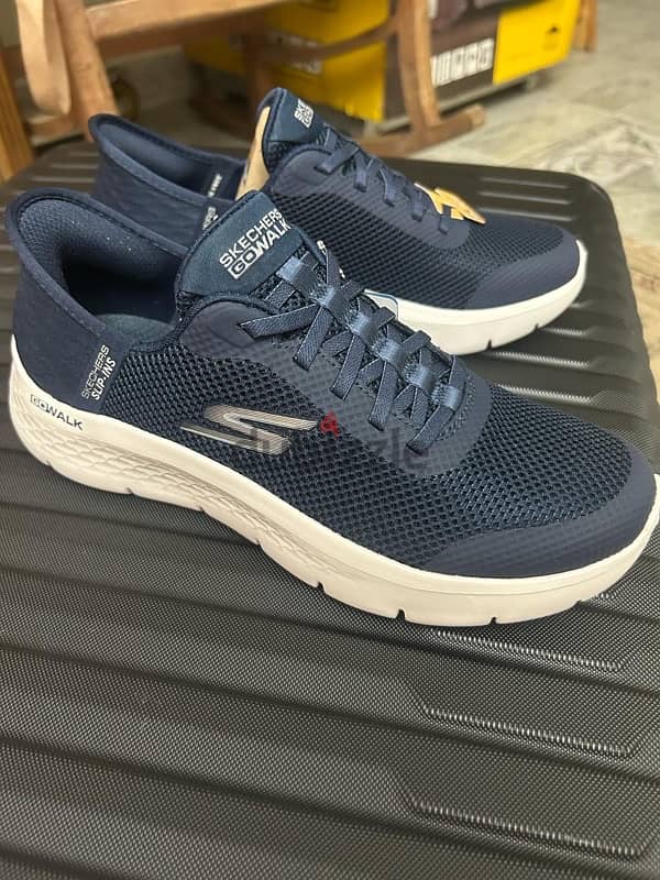 سكيتشرز go walk مقاس ٣٩ skechers 2