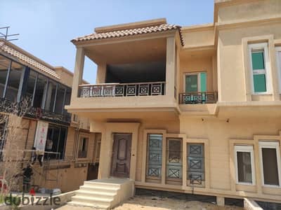 Commercial villa for rent in Sheraton at the best price on a main street, 450 meters