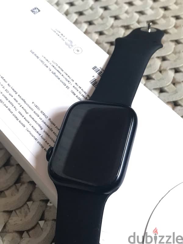 Apple Watch series 8 - GPS - 32GB - New 4