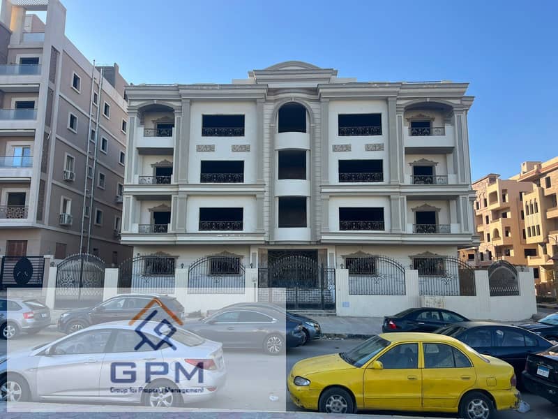 A 3-bedroom apartment for sale with immediate delivery in the Fifth Settlement, next to the American University. 0