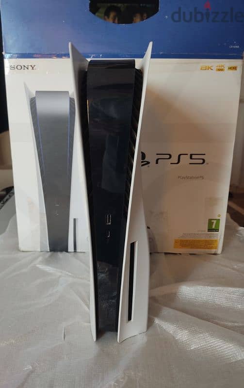 ps5 نسخة السي دي بسعر ممتاز وعليه 5العاب 0