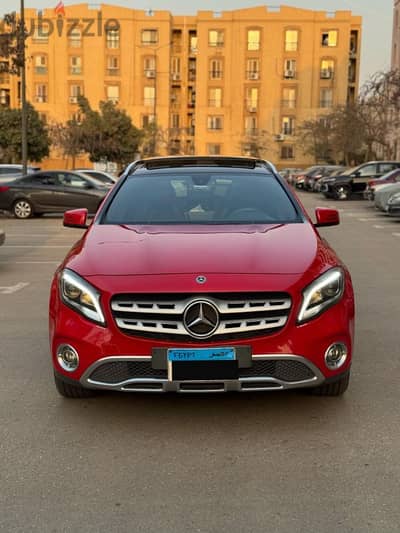 MERCEDES GLA200 PANORAMA