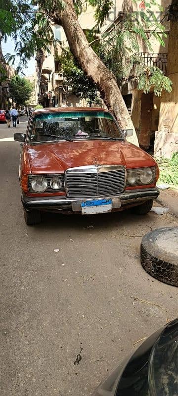 Mercedes-Benz 200 1978 0