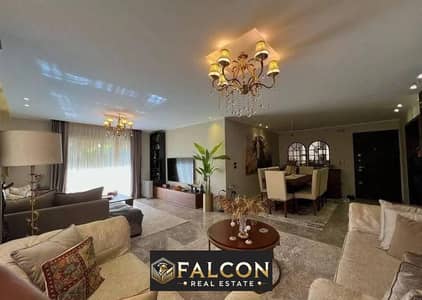 TownHouse Villa in Hyde Park Central Compound in the Sixth Settlement, New Cairo, in a prime location with a stunning view, near North 90th Street.