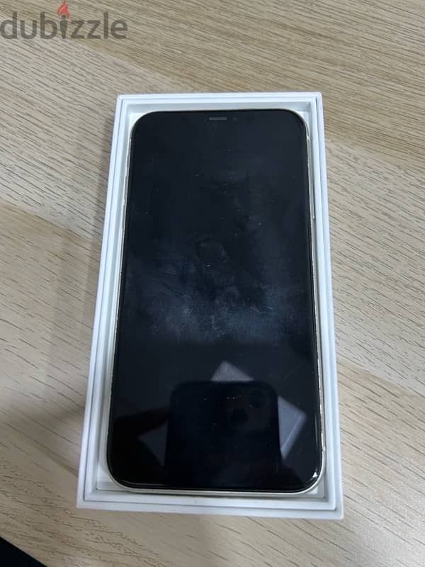 iPhone 11  128 G 0