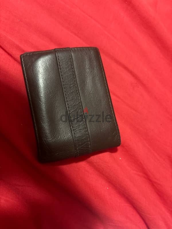 Tommy Hilfiger Leather Wallet – Stylish & Affordable! 2