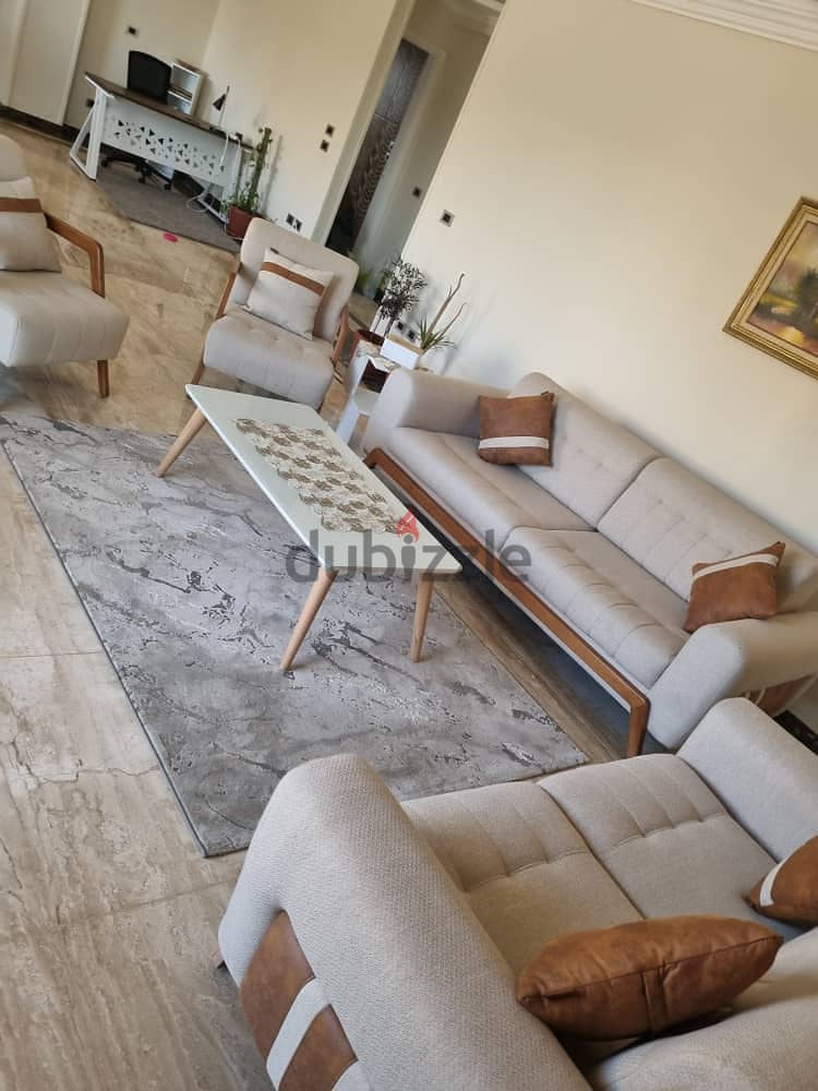 Elegant Living Room Set for Sale – Excellent Condition! 0