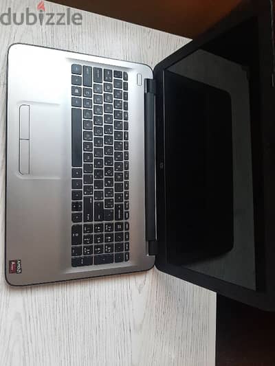 HP laptop بكارتين شاشه