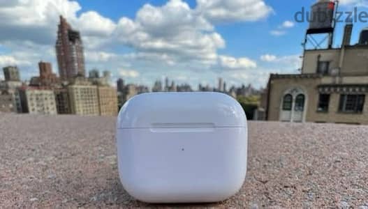 Apple AirPods 3 wireless charging case