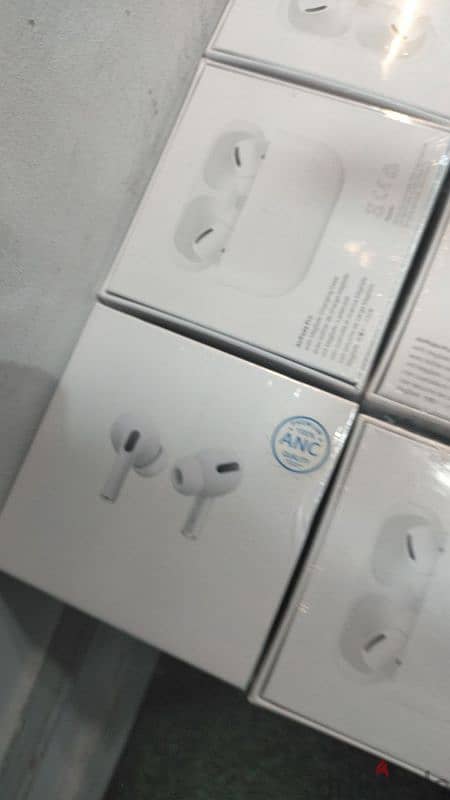 airpods pro 1/3 1