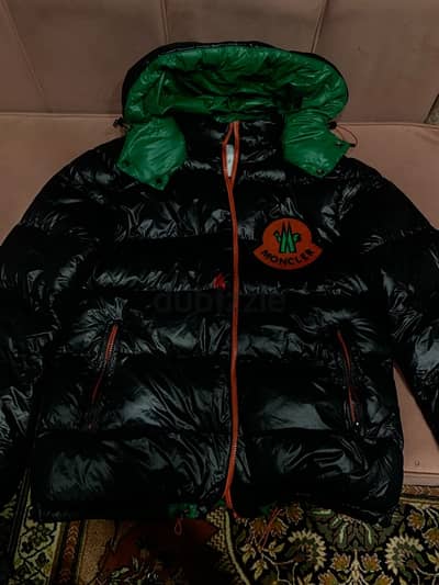 جاكت moncler