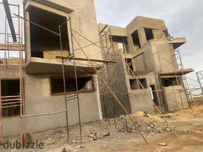 Twin House For sale in Prive Compound - Gates