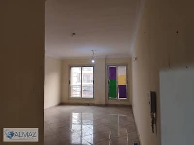 Apartment for rent with kitchen in Dar Misr El-Qarnful Compound, first gate next to El-Qarnful Heights in the First Settlement