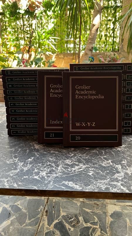 GROLIER Encyclopedia 1