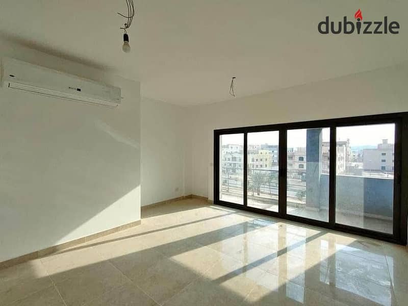 Apartment for immediate delivery, fully finished with air conditioning, in the Fifth Settlement, Golden Square, 5 minutes from the American University 0