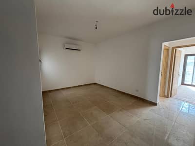 Semi furnished penthouse 250m rent in Mirage Residences New Cairo