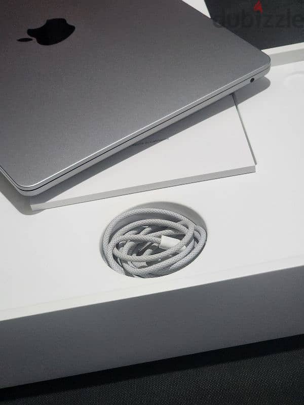 MacBook air m2 13 inch 256 3