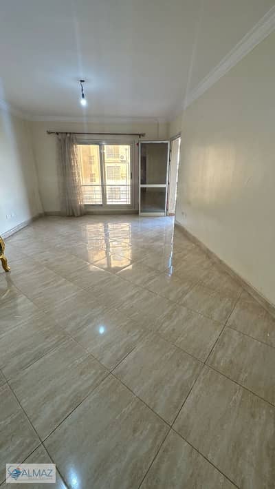 Empty apartment for rent in Dar Misr Al Qarnful ,opposite Gate 24 Al Rehab in the First Settlement