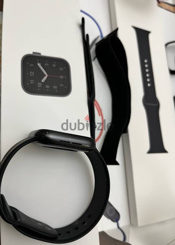 Apple watch SE 44 grey 1