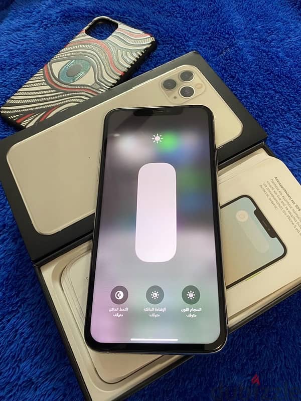 iPhone 11 Pro Max 4