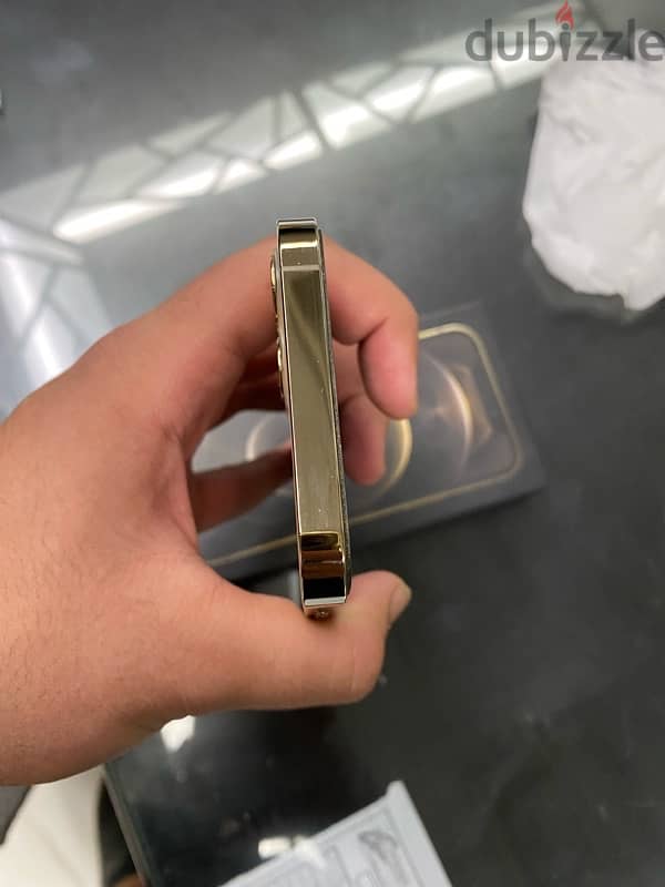 IPhone 12pro gold 3