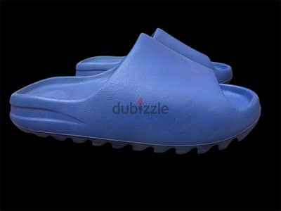 Adidas Yeezy Slide Azure Size 43 in excellent condition