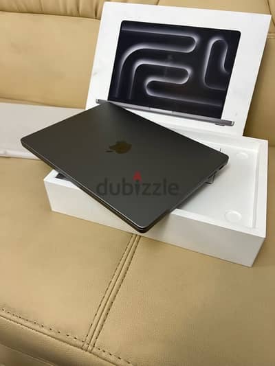 Macbook Pro M3pro 18GB جديد اتشحن ٨ مرات فقط  بضمان سنتين ضد الكسر