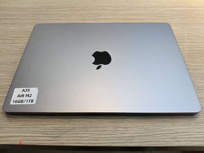 Macbook Air M2 13.6 inch