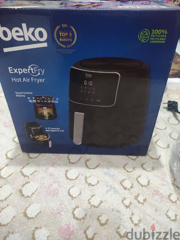 Air Frier beko استعمال مرتين بس بالكرتونه والضمان  وهنزل ف سعرها الف ج 0