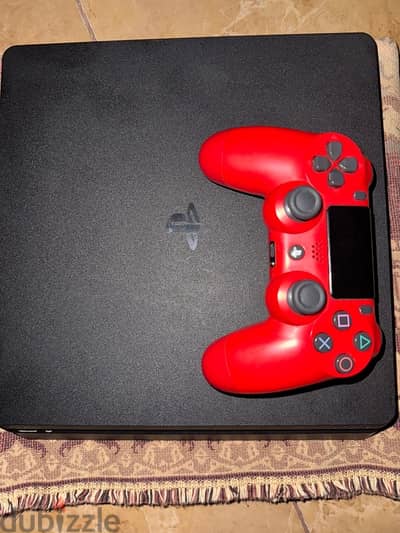 حاله ممتازه Sony PS4 Slim 1TB+ 3  games