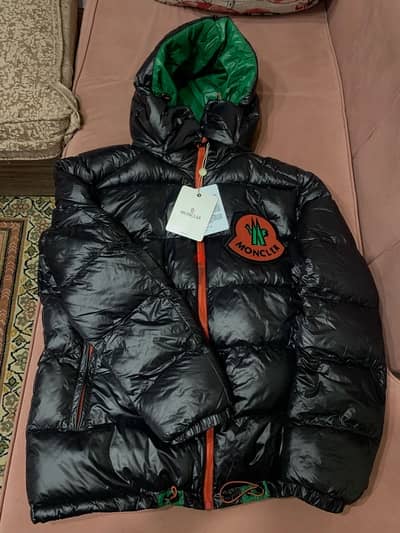 جاكت Moncler