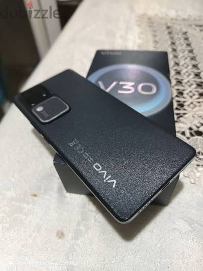 Vivo V30