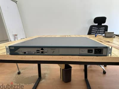 Router Cisco Model :2811