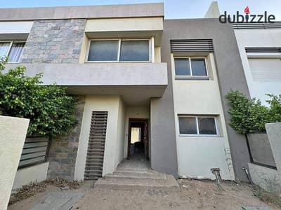 Townhouse for sale in Hyde Park New Cairo, 212 m, with installments up to 10 years, interest-free