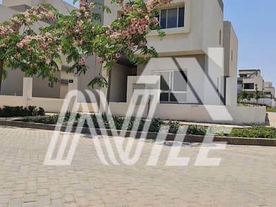 Ready To Move Townhouse 243m For Sale At Hyde Park New Cairo Very Prime Location Lowest Price